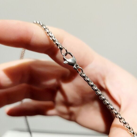 Brand New Funny Dice Silver Necklace - Picture 6 of 8